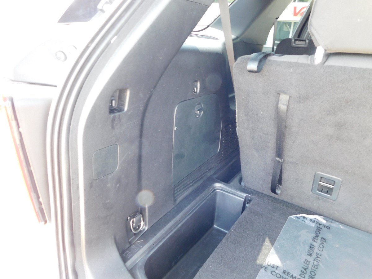 Used 2020 Ford Explorer XLT AWD/4WD image 38