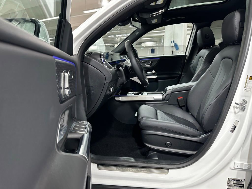 New 2026 Mercedes-Benz GLB 250 4MATIC image 4
