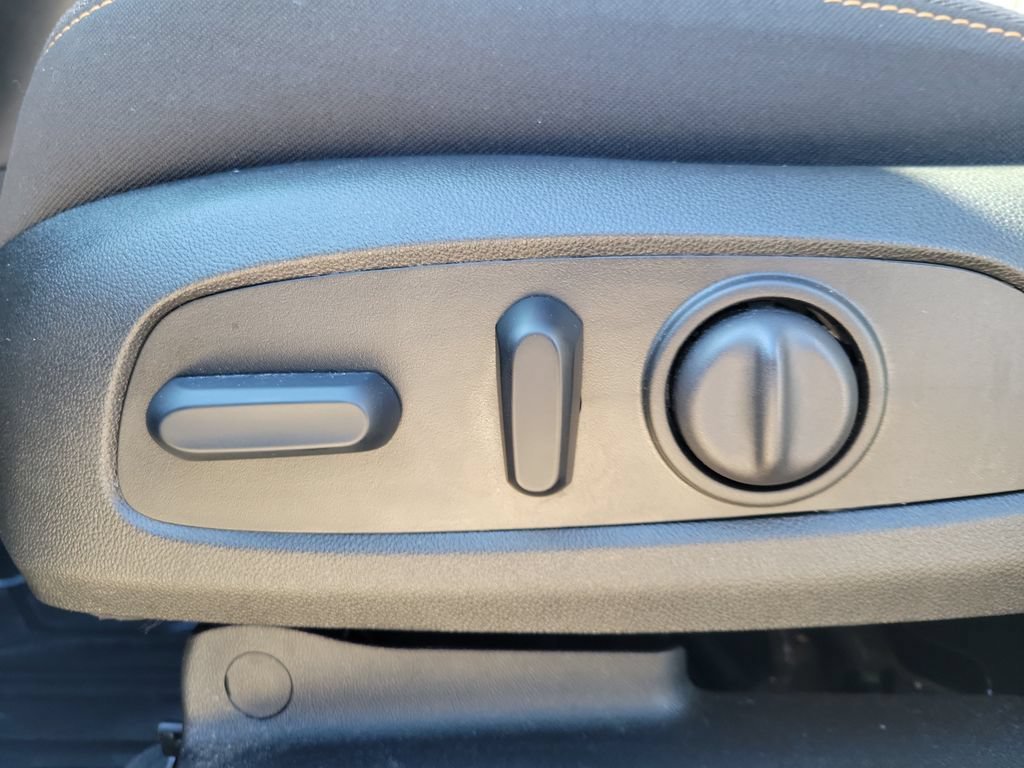 Used 2024 Chevrolet Equinox LT AWD/4WD image 19