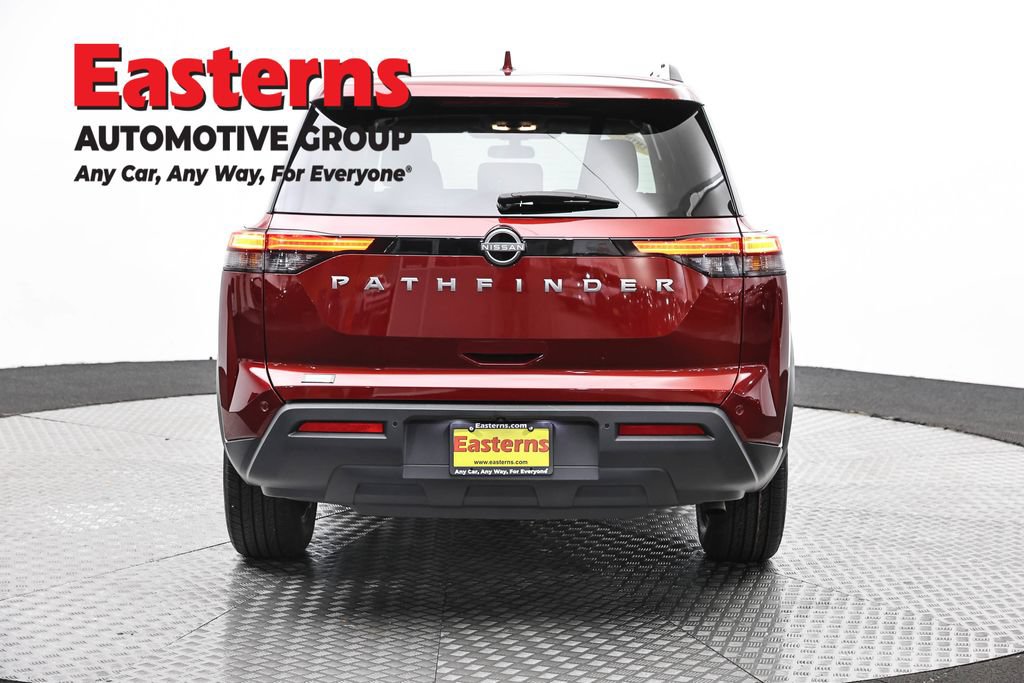 Used 2025 Nissan Pathfinder SV FWD image 6