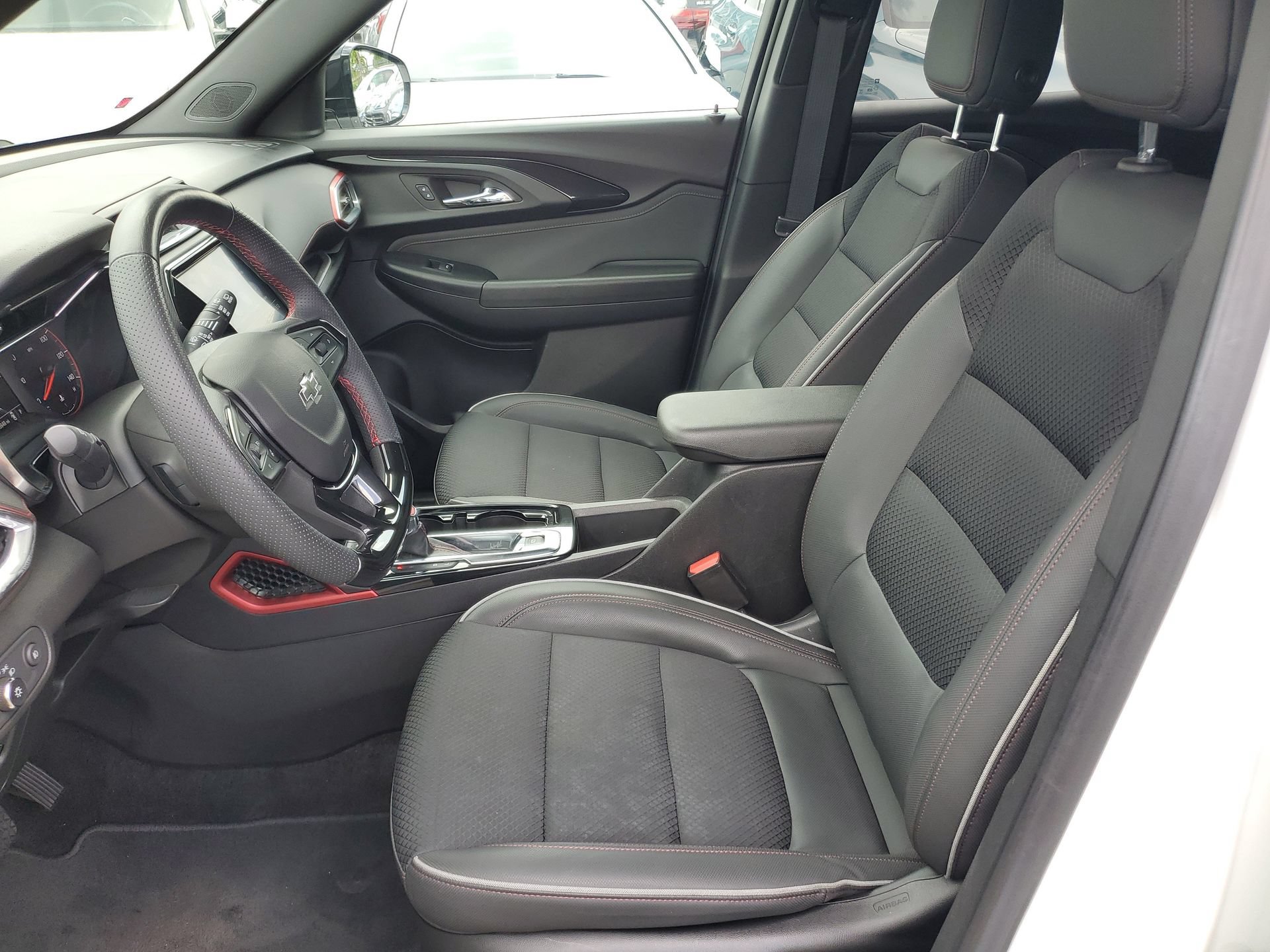 Used 2023 Chevrolet TrailBlazer RS w/ Convenience Package AWD/4WD image 19