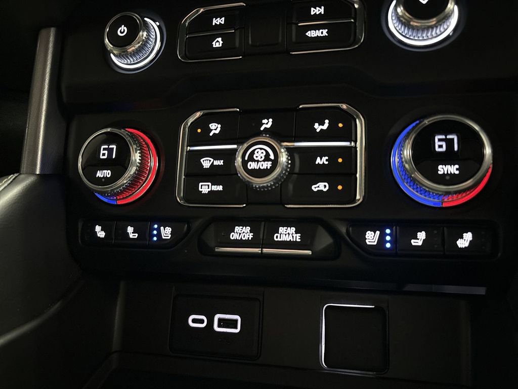 Used 2024 GMC Yukon SLT w/ SLT Luxury Package image 53