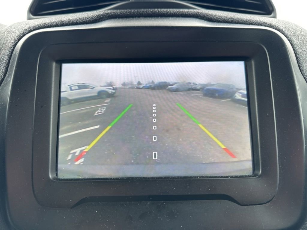 Used 2018 Jeep Renegade Latitude image 23