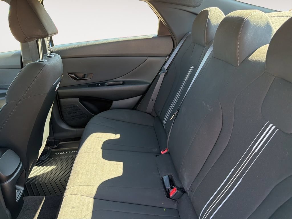 Certified 2025 Hyundai Elantra SEL FWD image 15