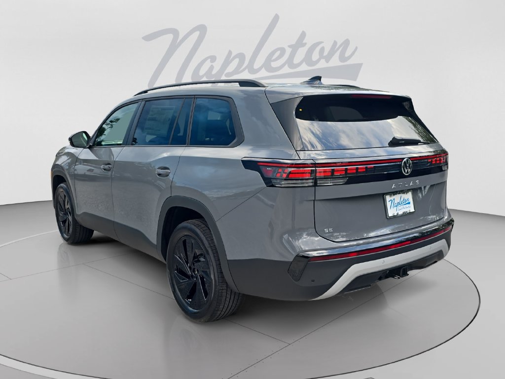 New 2027 Volkswagen Atlas SE FWD image 3