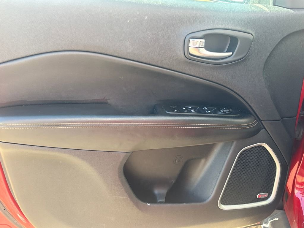 Used 2017 Jeep Compass Limited w/ Navigation Group image 5