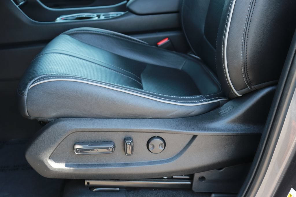 Used 2023 Honda Pilot Elite image 11