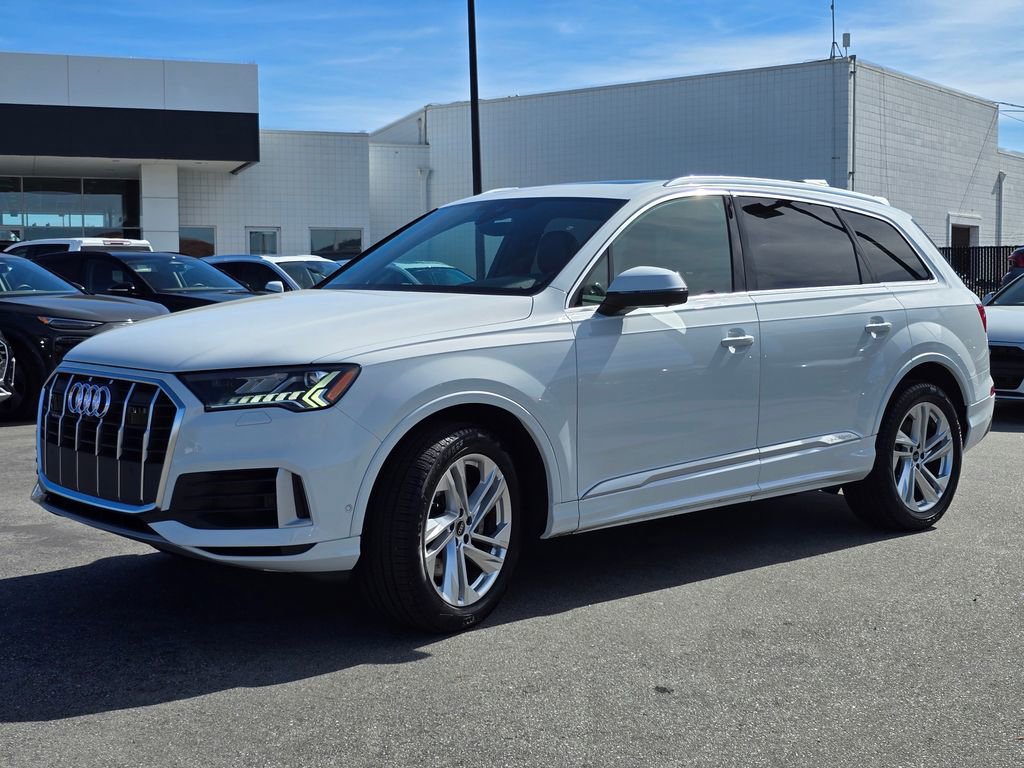 Used 2023 Audi Q7 3.0T Premium w/ Convenience Package image 2