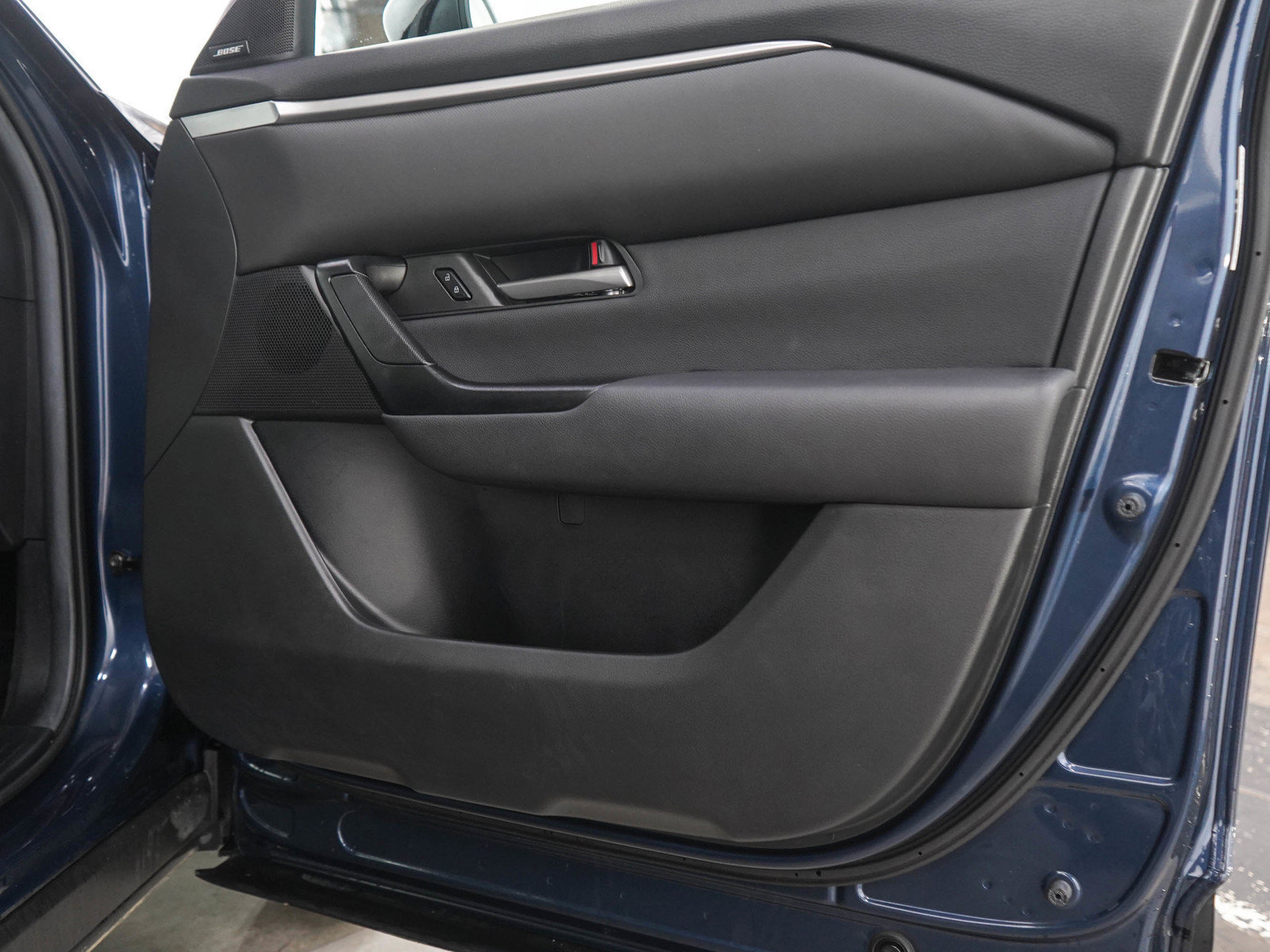 Used 2025 MAZDA CX-50 AWD 2.5 S w/ Premium Package image 9