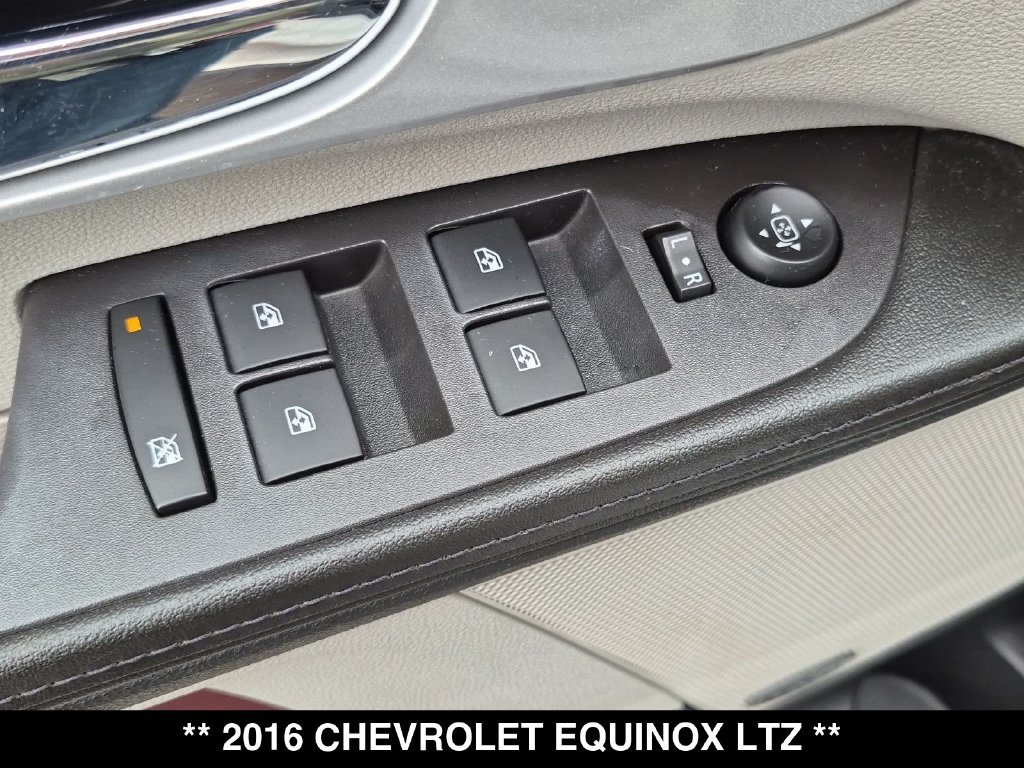 Used 2016 Chevrolet Equinox LTZ w/ Enhanced Convenience Package AWD/4WD image 27