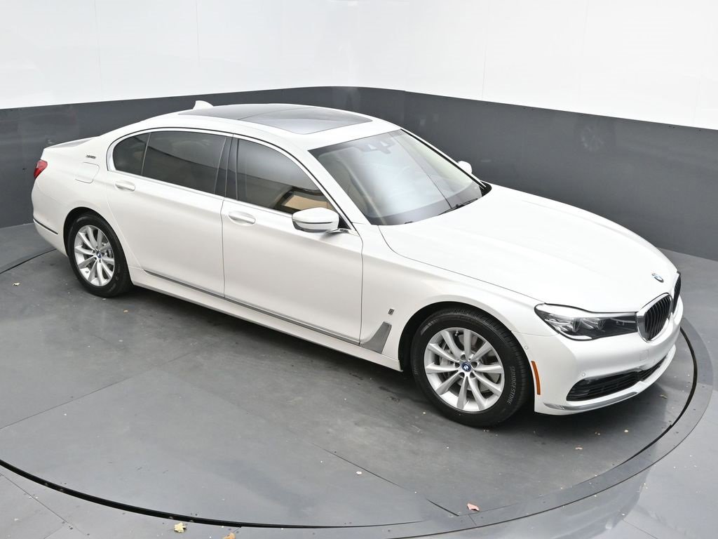 Used 2018 BMW 740e xDrive image 42