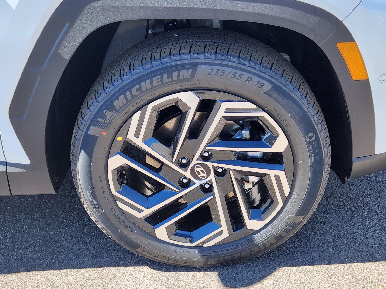 New 2026 Hyundai Tucson Limited w/ Tow & Go Package AWD/4WD image 18
