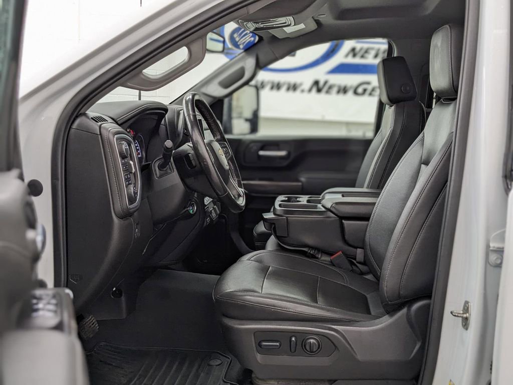 Used 2022 Chevrolet Silverado 2500 LTZ image 4