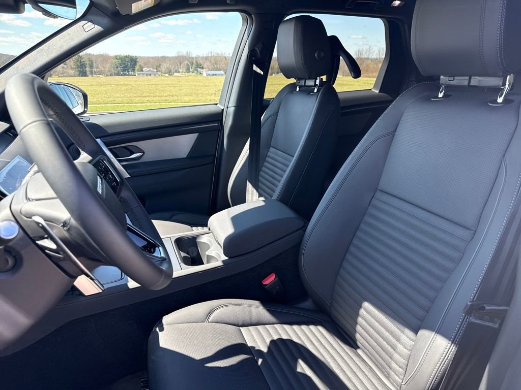 New 2026 Land Rover Discovery Sport Landmark AWD/4WD image 11