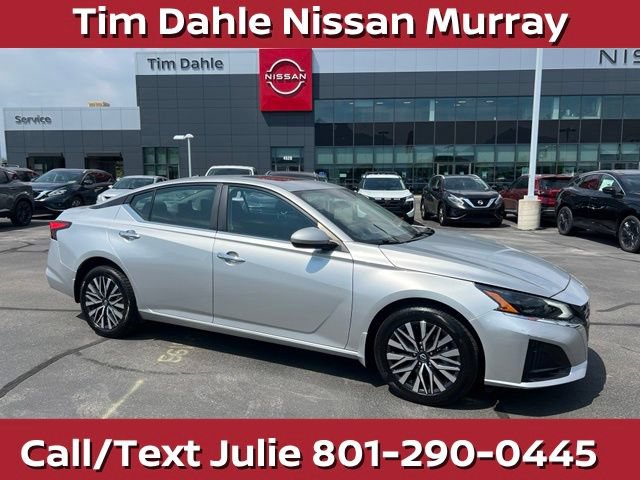 Used 2023 Nissan Altima 2.5 SV w/ SV Premium Package AWD/4WD image 1