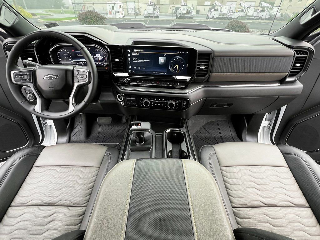 Used 2024 Chevrolet Silverado 1500 ZR2 w/ Technology Package image 4