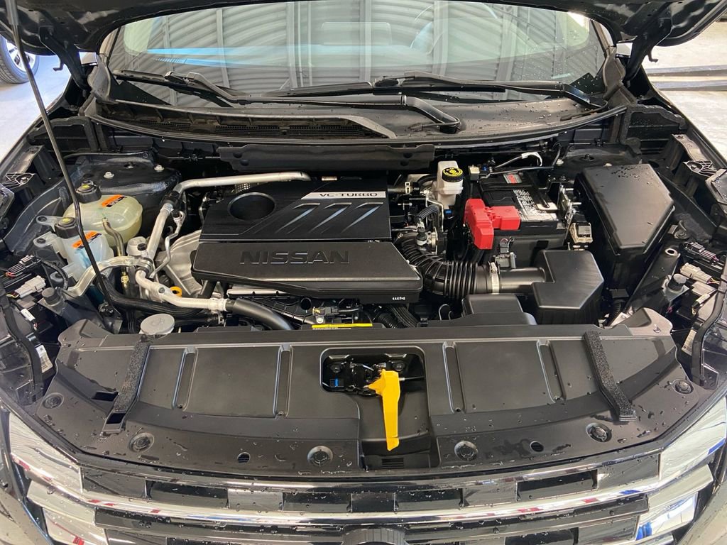 Used 2024 Nissan Rogue SV image 16