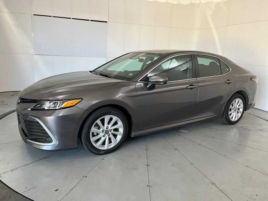 Used 2023 Toyota Camry LE image 1