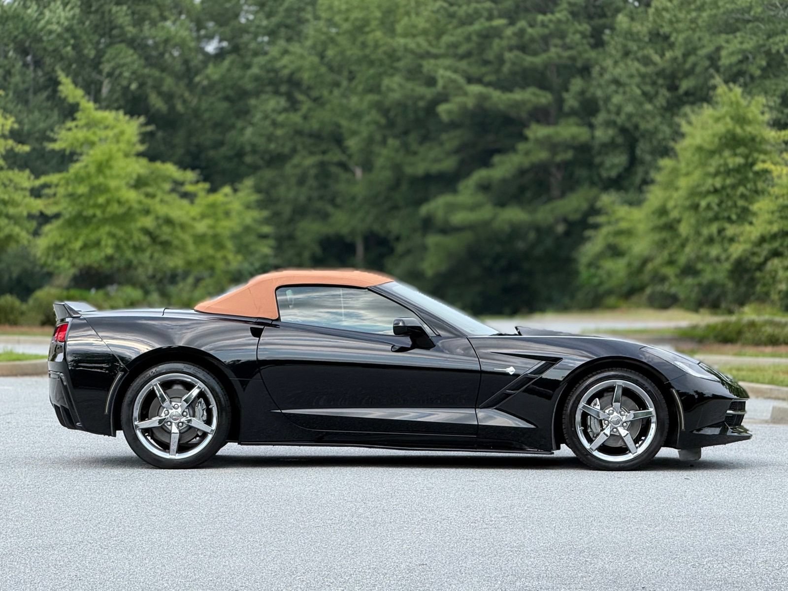Used 2015 Chevrolet Corvette Stingray Convertible w/ 3LT Preferred Equipment Group RWD image 12