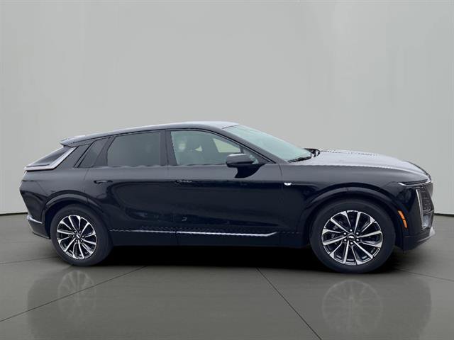 Certified 2025 Cadillac Lyriq Sport w/ LPO, Floor Liner Package image 4