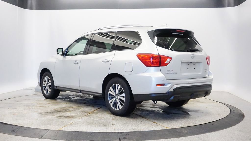 Used 2019 Nissan Pathfinder SL image 3