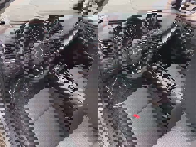 Used 2023 Nissan Rogue SV image 10