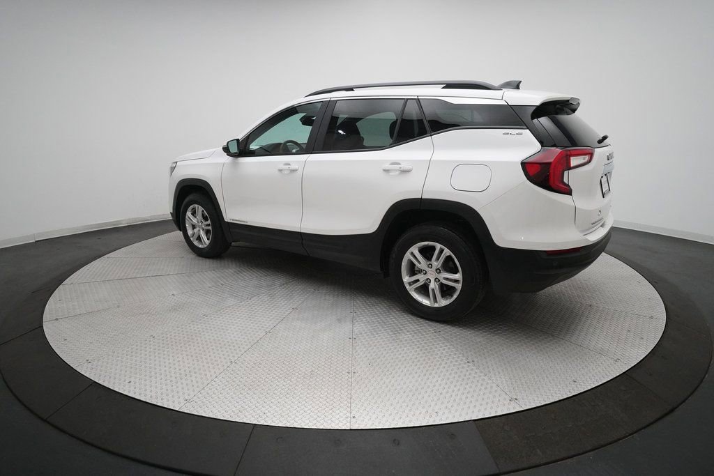 Used 2023 GMC Terrain SLE w/ Driver Convenience Package image 12
