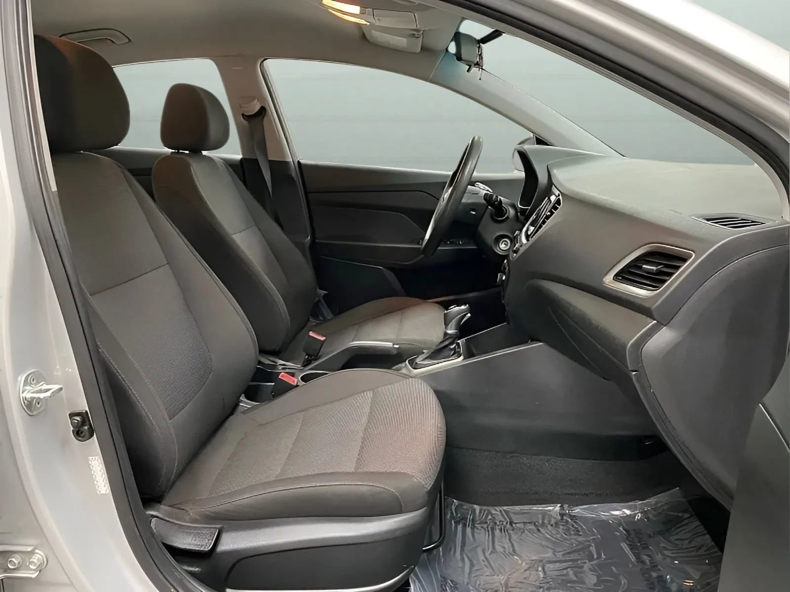 Used 2020 Hyundai Accent SE FWD image 14