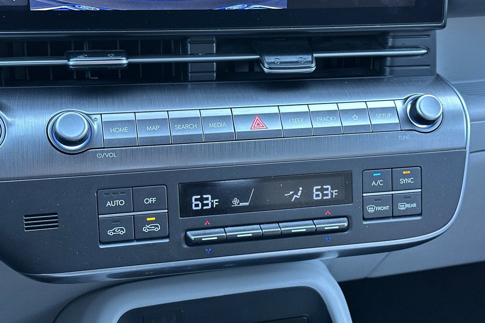 Used 2025 Hyundai Kona SEL image 17