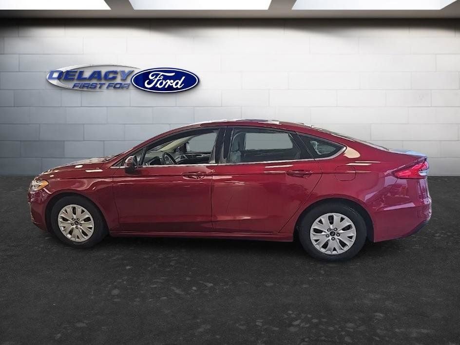 Used 2019 Ford Fusion S image 3