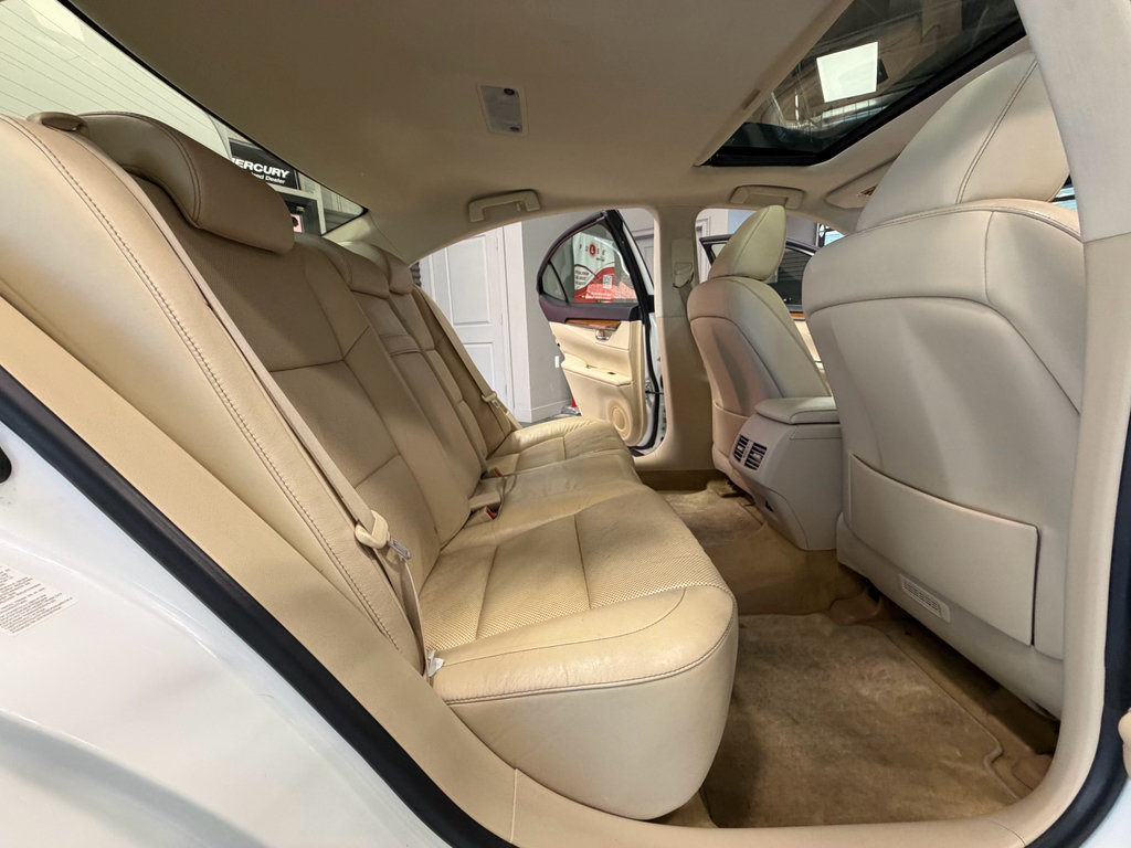 Used 2013 Lexus ES 300h w/ Luxury Pkg FWD image 48