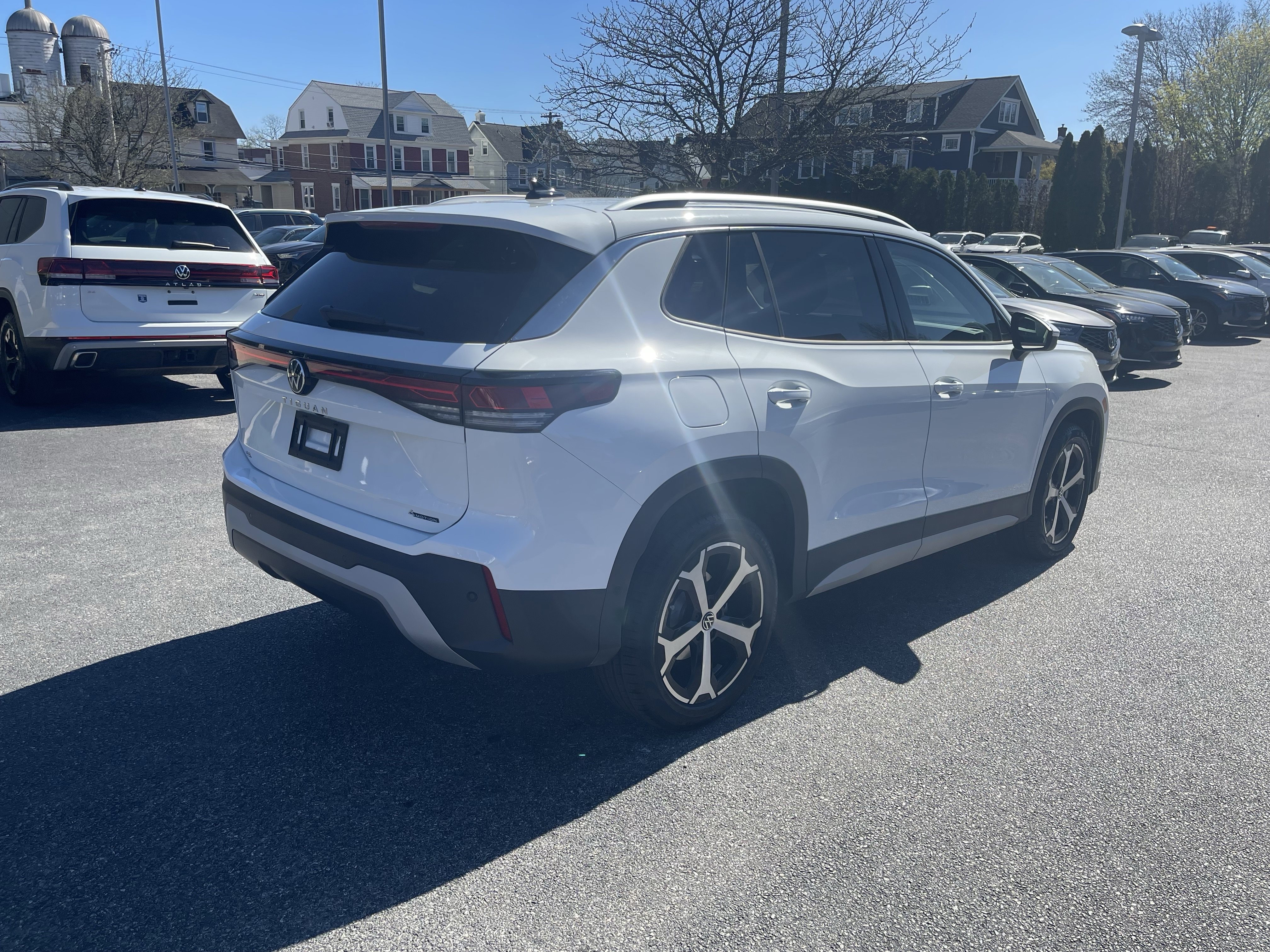 Used 2025 Volkswagen Tiguan SE image 7