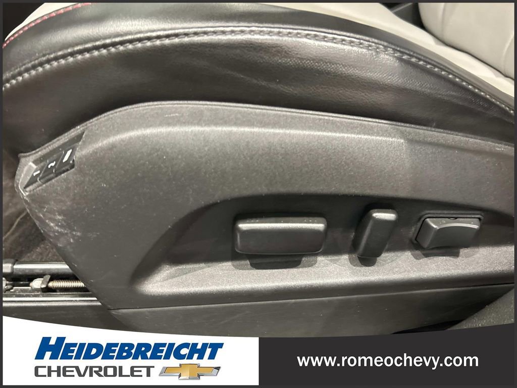 Used 2016 Chevrolet Equinox LTZ w/ Enhanced Convenience Package image 13