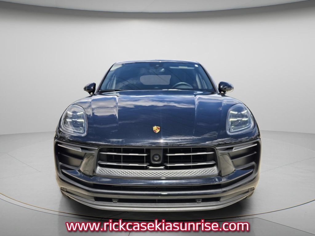 Used 2023 Porsche Macan Turbo AWD/4WD image 5