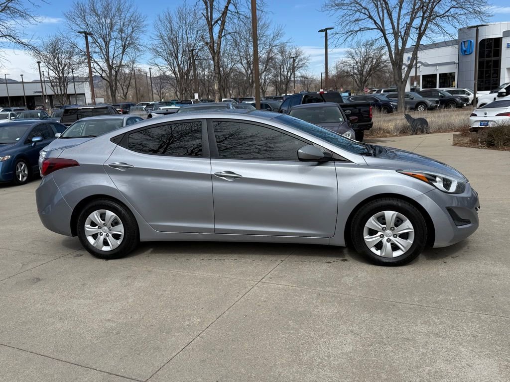 Used 2016 Hyundai Elantra SE image 3