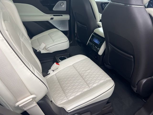 Certified 2023 Lincoln Aviator Black Label w/ Class IV Trailer Tow Package image 25