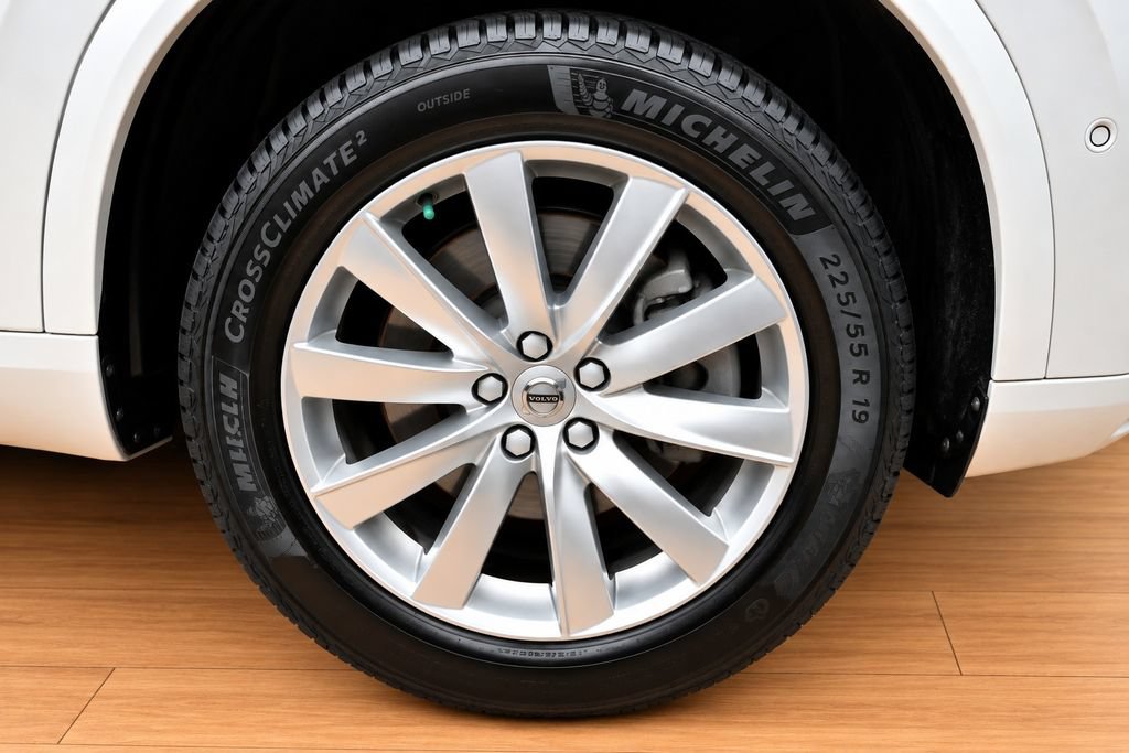 Used 2018 Volvo XC90 T6 Momentum w/ Convenience Package AWD/4WD image 11