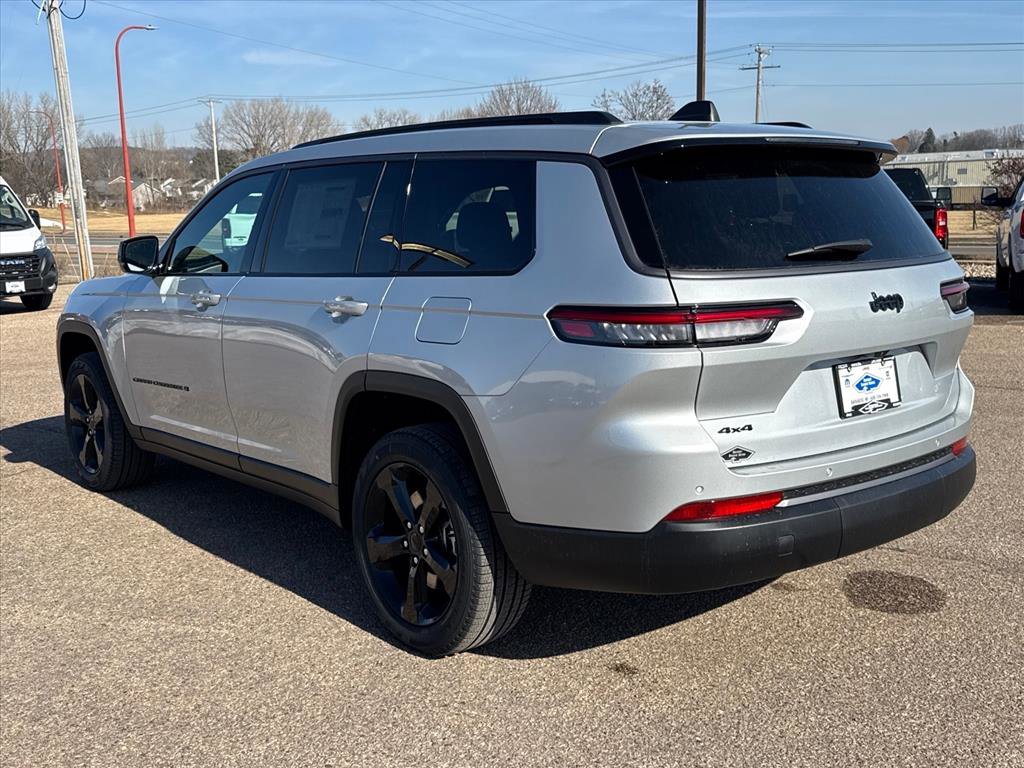 New 2026 Jeep Grand Cherokee L Limited w/ Limited Altitude Package AWD/4WD image 4