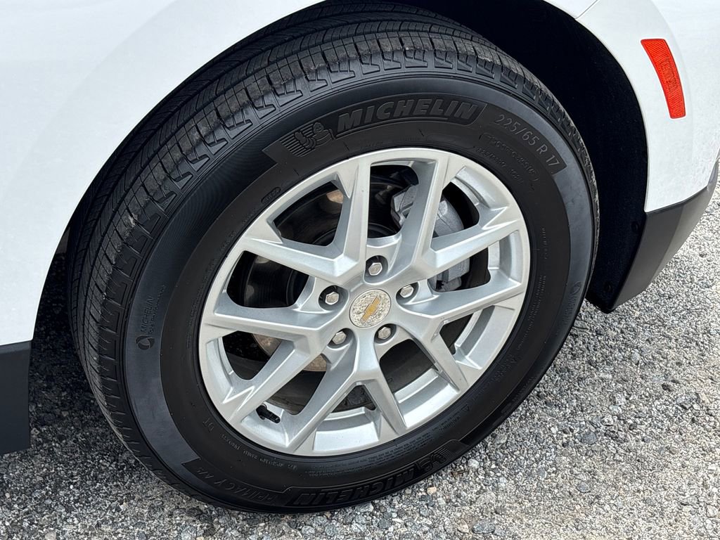 Used 2024 Chevrolet Equinox LT FWD image 32