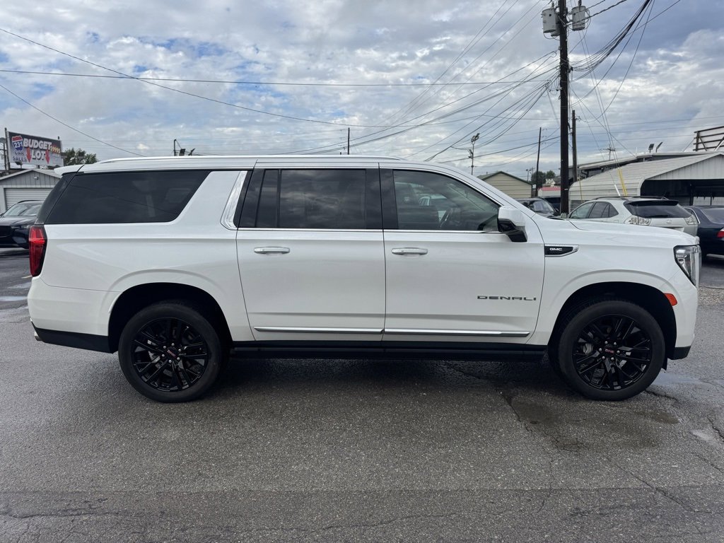 Used 2023 GMC Yukon XL Denali image 4