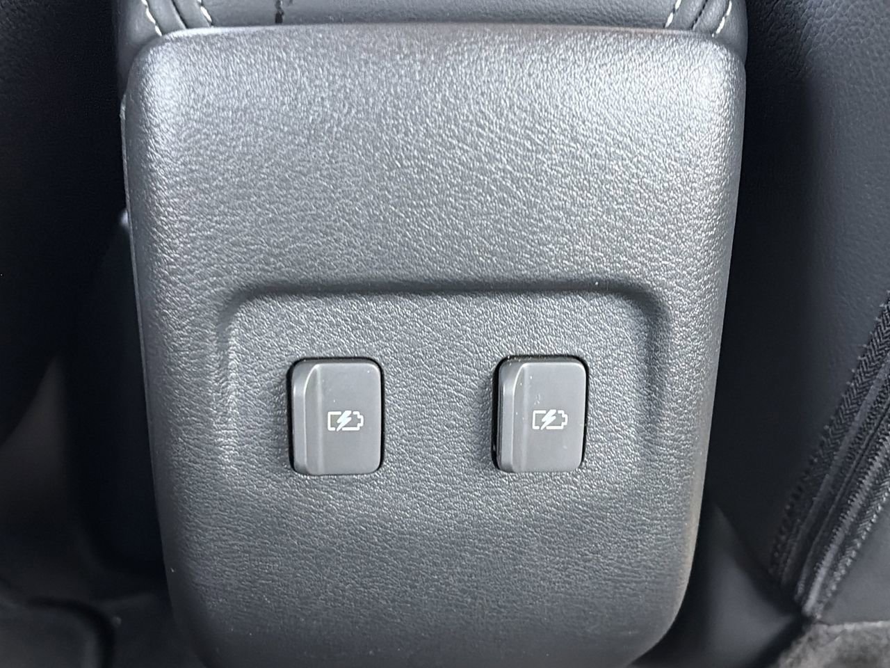 Certified 2024 Nissan Kicks SR w/ SR Premium Package FWD image 28