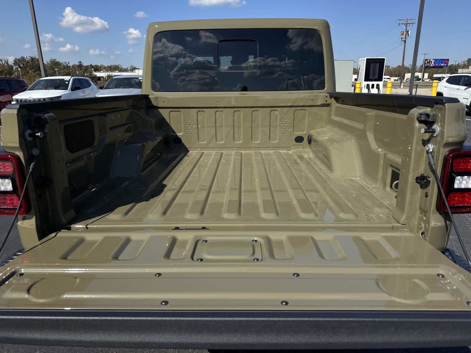 New 2025 Jeep Gladiator Rubicon AWD/4WD image 7