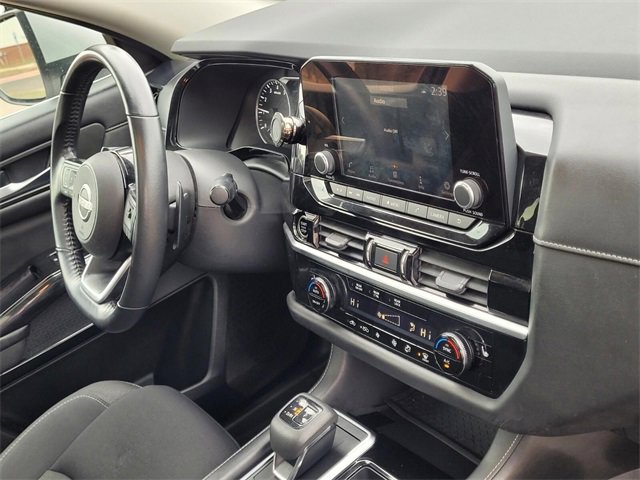 Used 2022 Nissan Pathfinder SV w/ SV Premium Package image 11