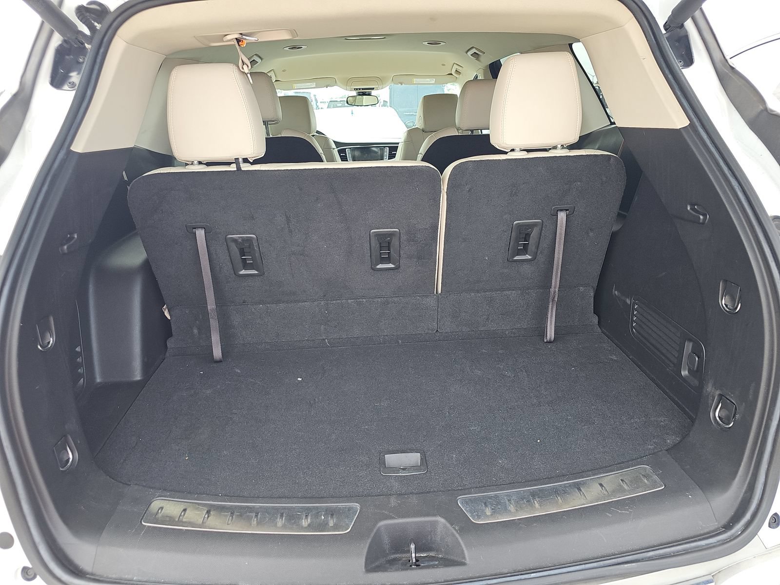Used 2022 Buick Enclave Essence FWD image 16