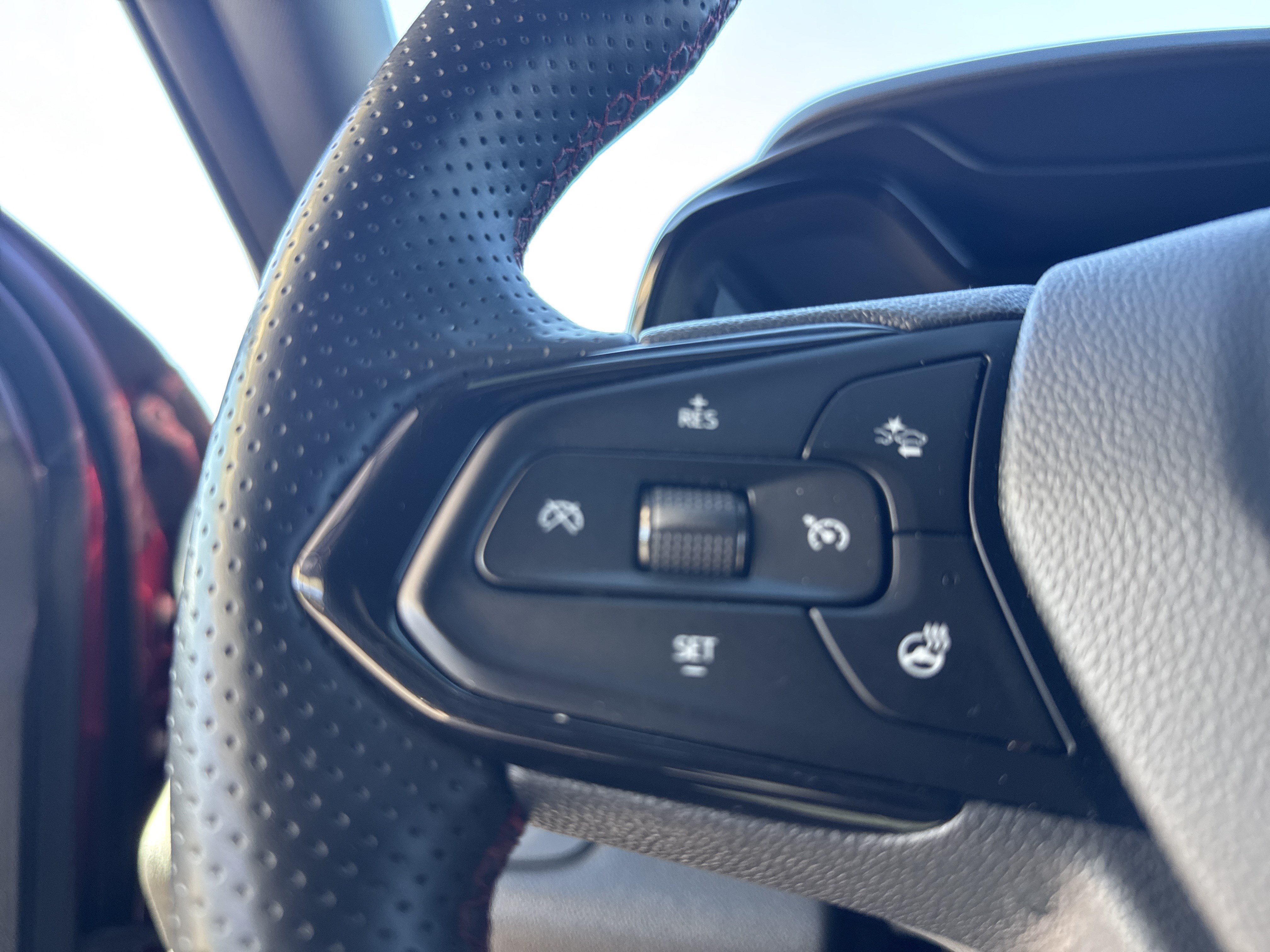 Used 2024 Chevrolet Trax RS w/ Driver Confidence Package FWD image 19