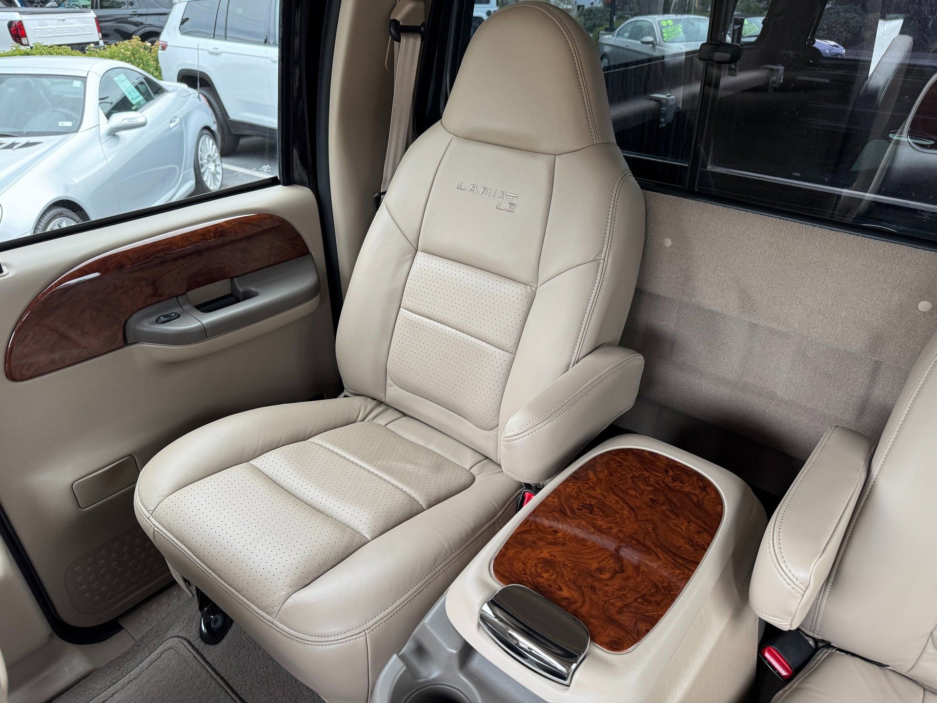 Used 2001 Ford F350 Lariat image 46