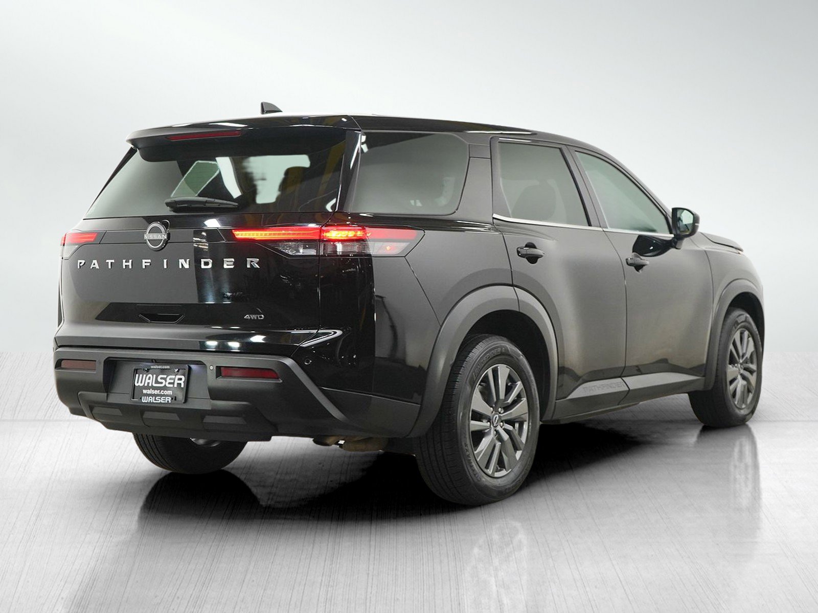 Used 2022 Nissan Pathfinder S AWD/4WD image 5