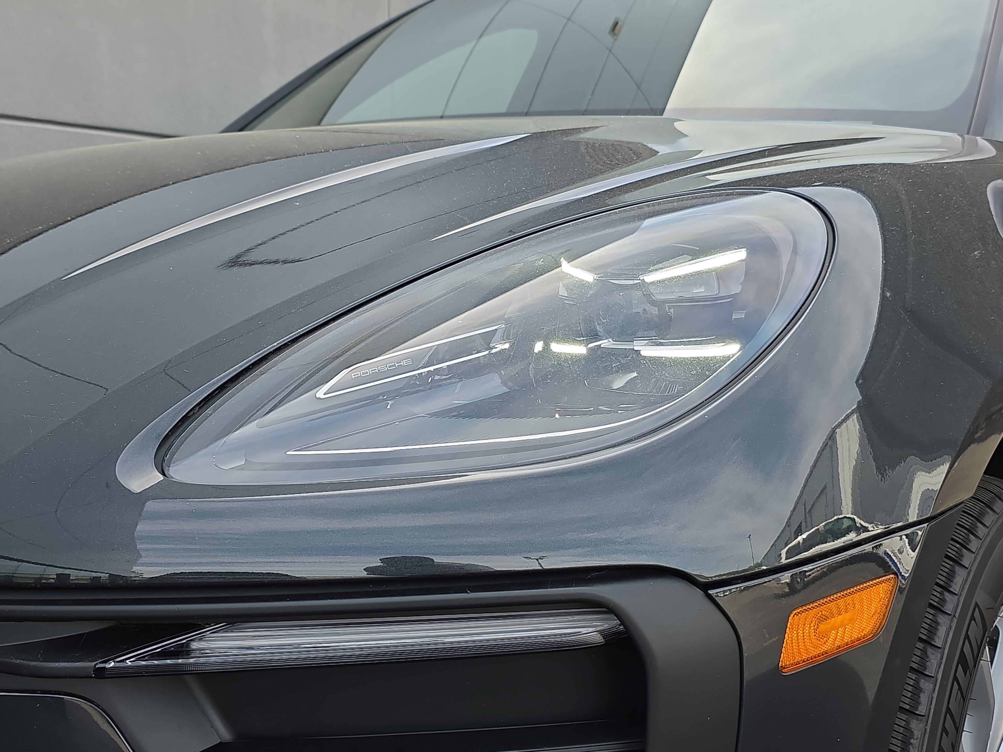 Used 2026 Porsche Macan AWD/4WD image 12