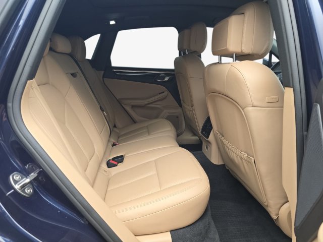 Used 2020 Porsche Macan S w/ Premium Package Plus AWD/4WD image 36