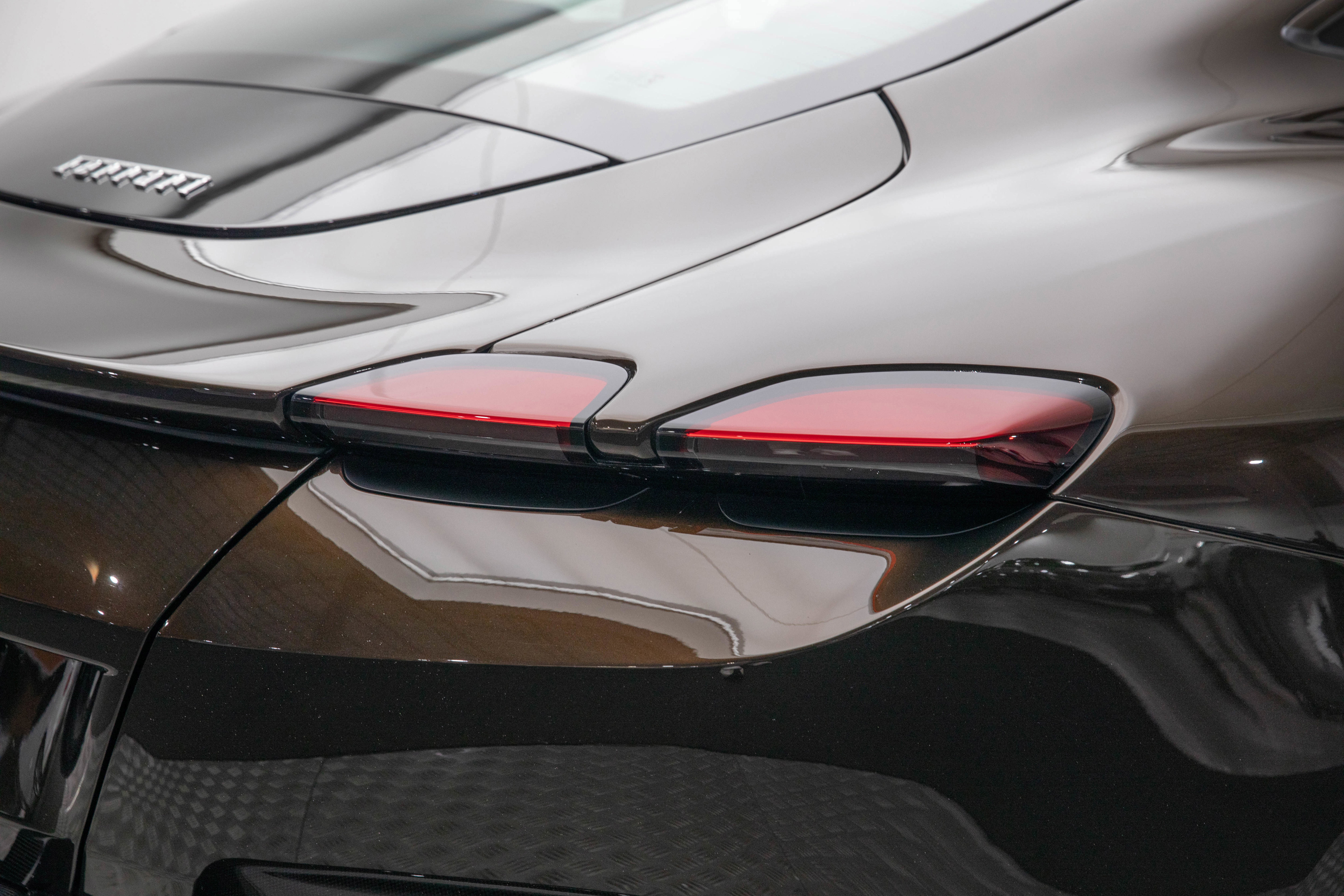 Certified 2022 Ferrari Roma image 18